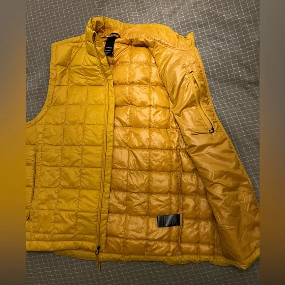 The North Face Thermoball Vest in Yellow Size M Men’s - Picture 6 of 10